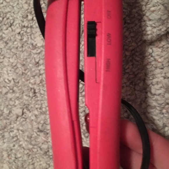 REVLON HAIR STRAIGHTENER!! - Picture 2 of 2